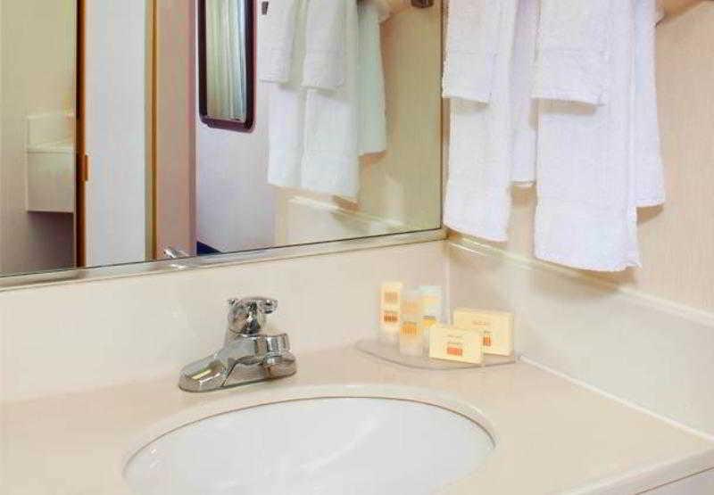 Courtyard By Marriott Cleveland Westlake Bilik gambar